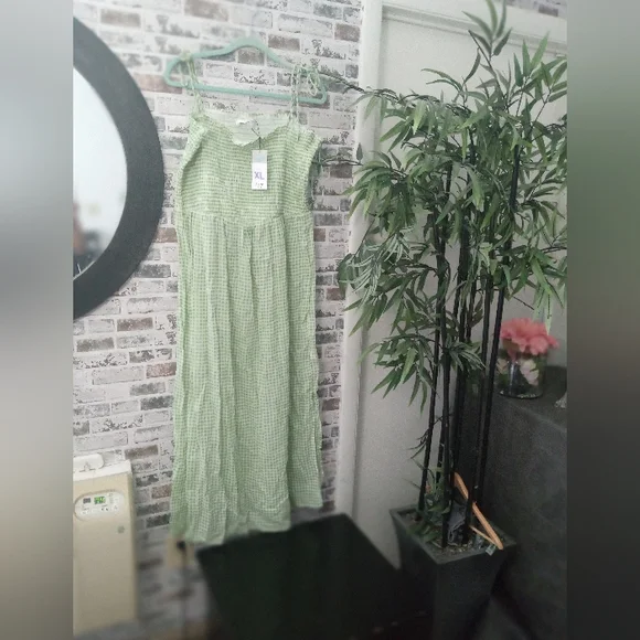 Primark Light Green Checkered Maxi Dress - Picture 1 of 7